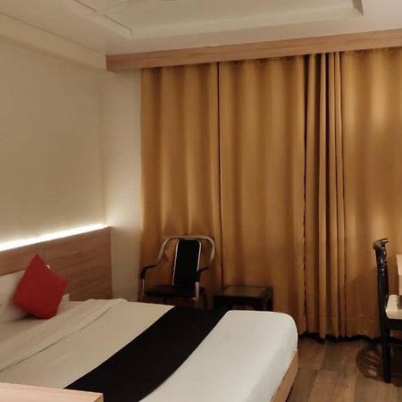 Hotel Poseidon Inn 勒克瑙 外观 照片