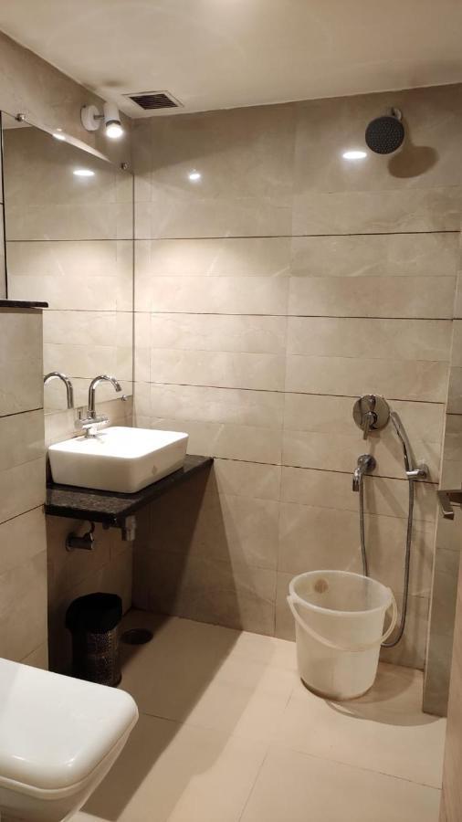 Hotel Poseidon Inn 勒克瑙 外观 照片